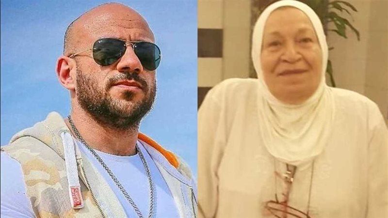أحمد مكي ووالدته
