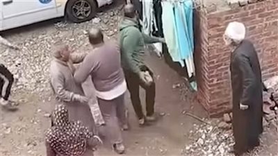بسبب الميراث.. إخوة يعتدون على شقيقهم المسن بالضرب في كفر الشيخ