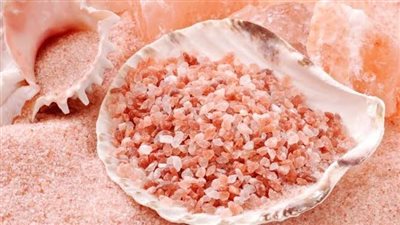 كنز وردي في مطبخك.. ملح الهيمالايا يعالج الأعصاب والصدر