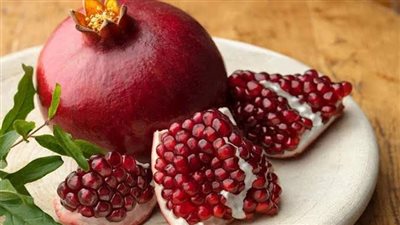 ماسك الرمان للشعر الجاف.. تغذية وتقوية من أول استخدام