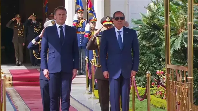 السيسي ونظيره الفرنسي