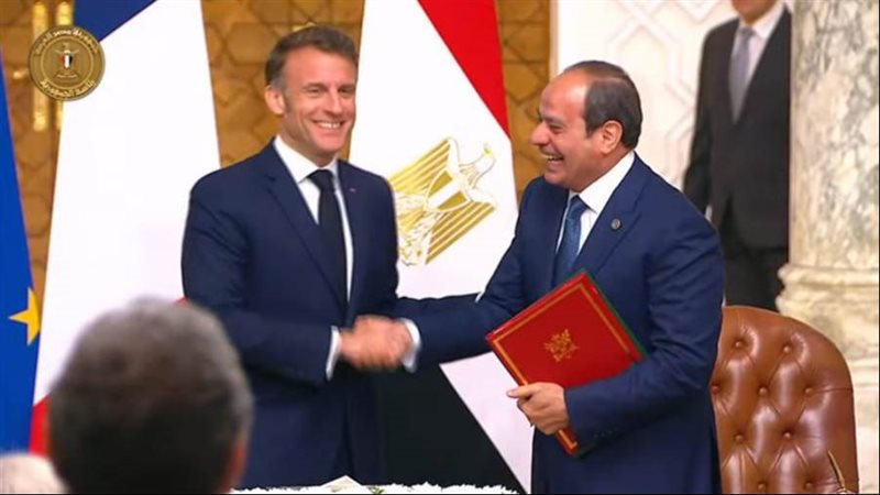 الرئيس السيسي وماكرون