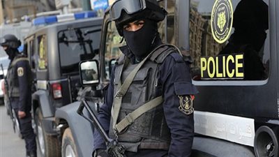 ميكب بداخله «حشيش».. إحباط تهريب مواد مخدرة بمطار القاهرة الدولي