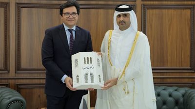 وزير الثقافة القطري يشيد بالأعمال الثقافية المصرية بقطر
