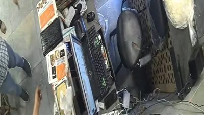 السيدة المصفوعة من زميلها بمطعم شاورما.. أمه اللي ورطتني في المشكلة