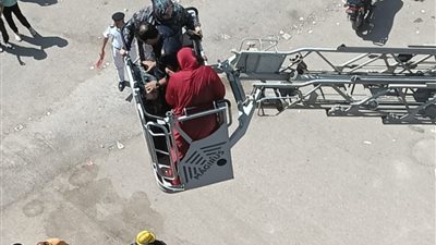 الحماية المدنية تنقذ عشرات المحتجزين داخل عقار جراء انهيار السلم بالقاهرة