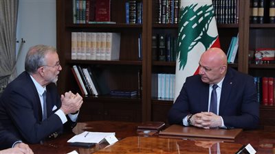 عون يطالب بانسحاب إسرائيلي كامل من التلال الخمسة بلقاء مع وفد فرنسي