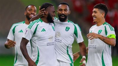 ضربة موجعة للهلال.. الأهلي يعبر إلى النهائي بثلاثة أهداف لهدف