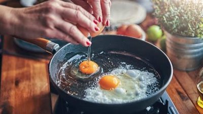 للاستفادة القصوى.. أطعمة مثالية تُقدَّم مع البيض لزيادة فائدته الصحية 