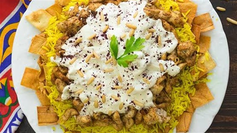 فتة شاورما الدجاج