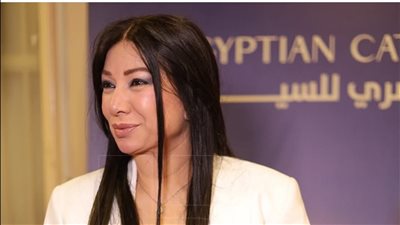 بعد تكريمها بجائزة الإبداع.. انتصار تثير الجدل بتغيير ملامحها