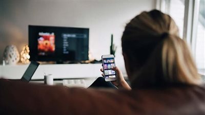 تحذير طبي.. استخدام الشاشات لفترات طويلة يزيد خطر «آلام الرقبة» بنسبة 88%