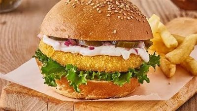 طريقة تحضير «برجر السمك الصحي».. وجبة شهية ومغذية لأطفالك في دقائق