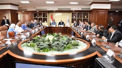 أشرف صبحي يعلن عن مشروعات رياضية جديدة خلال لقائه بنواب بني سويف