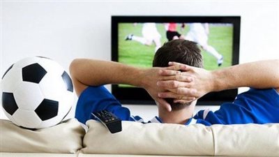 هل يجوز تأخير صلاة العشاء من أجل مشاهدة المباراة؟