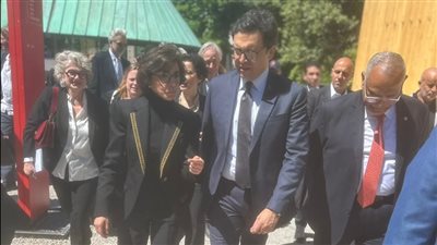 وزير الثقافة المصري يرافق نظيرته الفرنسية بجولة في الجناح المصري ببينالي فينيسيا