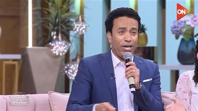 سامح حسين ضيف «معكم» مع أسرته.. ويتحدث عن كواليس «قطايف» و«استنساخ»