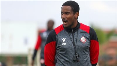 الوداد المغربي يعلن فسخ عقد موكوينا بالتراضي.. وجدل حول المستحقات المتأخرة