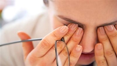 لا تتجاهلها.. “حساسية الضوء” تنذر بمشاكل صحية خطيرة