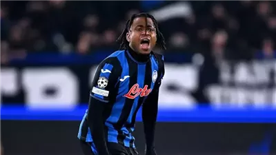 آرسنال يضع عينه على أديمولا لوكمان.. ومرونة اللاعب تثير اهتمام أرتيتا