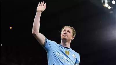 دي بروين يقترب من نابولي.. رئيس النادي يفجّر مفاجأة بشأن الصفقة المرتقبة