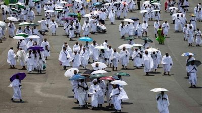 وزارة السياحة تحذر.. ارتفاع درجات الحرارة يهدد حجاج وقفة عرفات