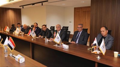 «الجبهة الوطنية» تبحث تعزيز التنمية الاقتصادية في اجتماع موسع برئاسة أبو العينين