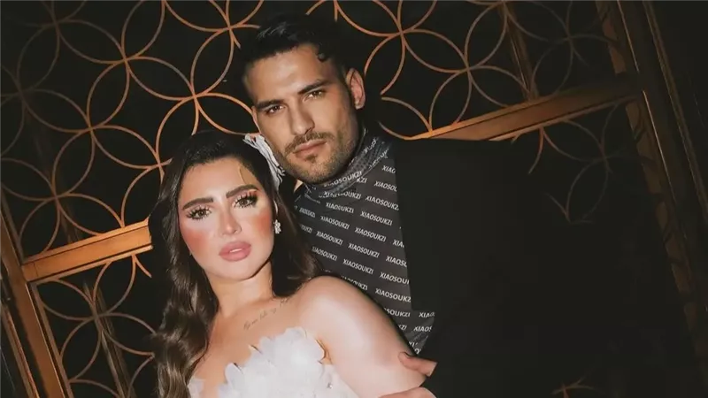 مسلم وزوجته