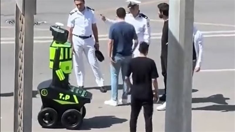 روبوت المرور
