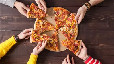 دراسة تكشف .. «البيتزا» ضمن الأطعمة المضادة للالتهابات بسبب مكون غير متوقع