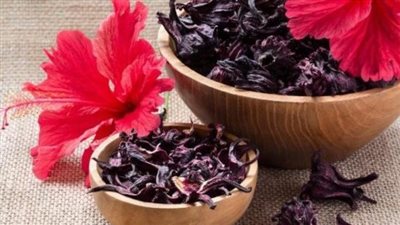 زيت الكركديه لشعر أقوى وأنعم.. 5 فوائد مذهلة لا تعرفينها 