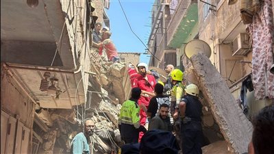 قوات الإنقاذ تواصل الليل بالنهار بحثا عن أحياء تحت أنقاض حدائق القبة