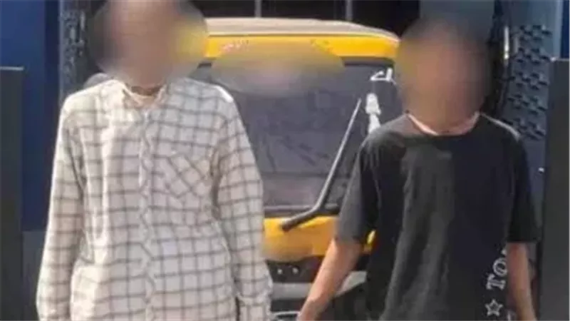 المتهمين