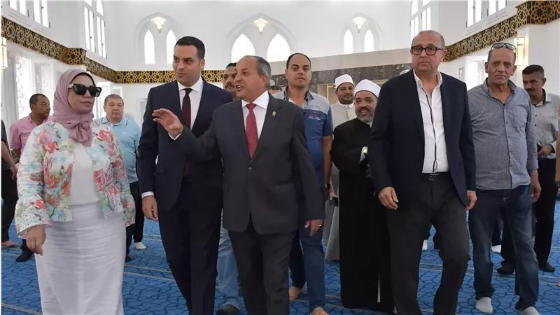 المحافظ خلال افتتاح