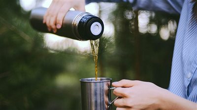 احذر الجراثيم الخفية.. كيفية العناية بترمس الشاي قبل الرحلات