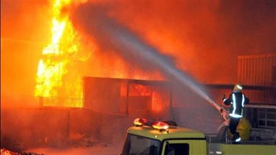 أصوات انفجار ودخان كثيف.. وكشف أولي عن أسباب حريق مصنع البساتين