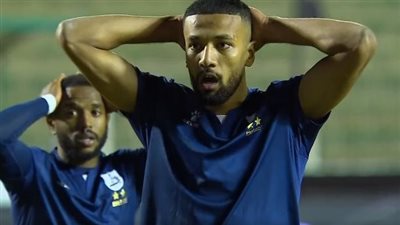 أحمد كالوشا يتمسك بالرحيل عن إنبي.. وينتظر عرضا رسميا لحسم مصيره