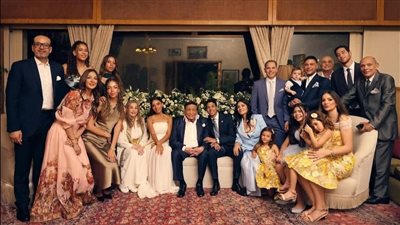 أجواء مليئة بالحب.. عادل إمام يشارك متابعيه لحظات من حفل زفاف حفيده