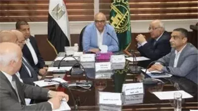 محافظ القليوبية يترأس اجتماع مجلس الصحة الإقليمي ويوجه الجهود لتحسين الخدمات الطبية
