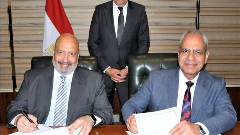 وزير الطيران يشهد