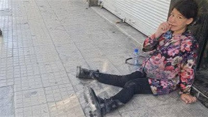 طفلة حامل في شوارع