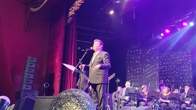  «كامل العدد».. هاني شاكر يشعل مسرح البالون بأغانيه الخالدة