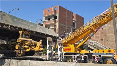 عودة كوبرى مشاة طوخ للعمل بعد تأمينه الكامل لحماية المواطنين بالطريق الزراعى