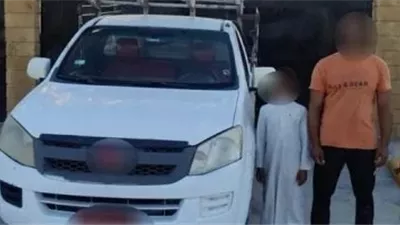 ضبط طفل يقود سيارة نقل بالبحيرة.. والأب: «كنت جنبه في العربية»