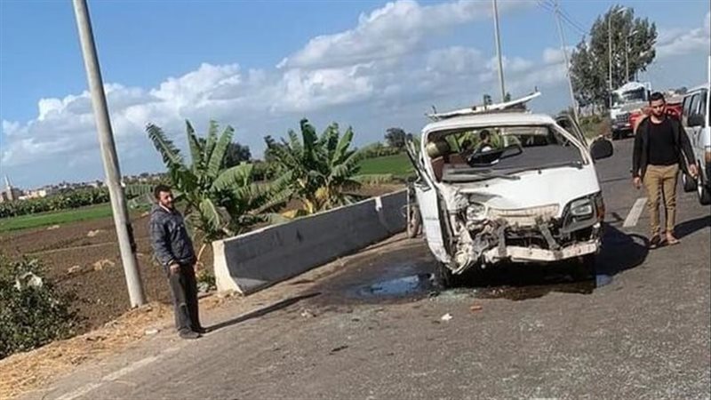 انقلاب سيارة ميكروباص