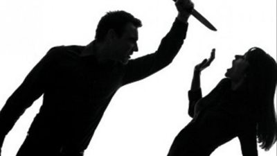 واقعة صادمة في ساحة العدالة.. زوج يطعن زوجته داخل محكمة الدخيلة بالإسكندرية