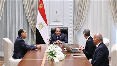 الرئيس السيسي يوجه بوضع استراتيجيات واضحة لتطبيق الذكاء الاصطناعي وتطوير قطاع الاتصالات