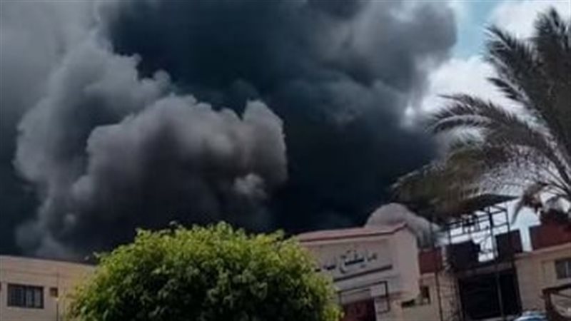 جانب من الحريق