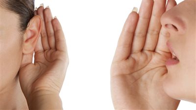 ما حكم من أفشى سرا استؤمن عليه؟.. الإفتاء توضح الرأي الشرعي