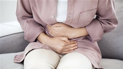 أعراض تكيس المبايض بين تساقط الشعر وتغير البشرة